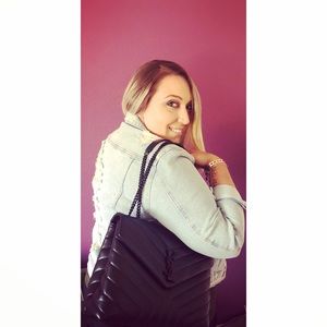 Meet your Posher, Adriana